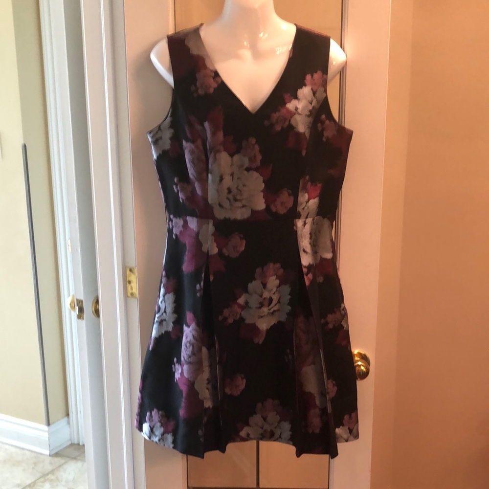 RW&CO. Black Floral V-Neck Sleeveless Fit & Flare Dress